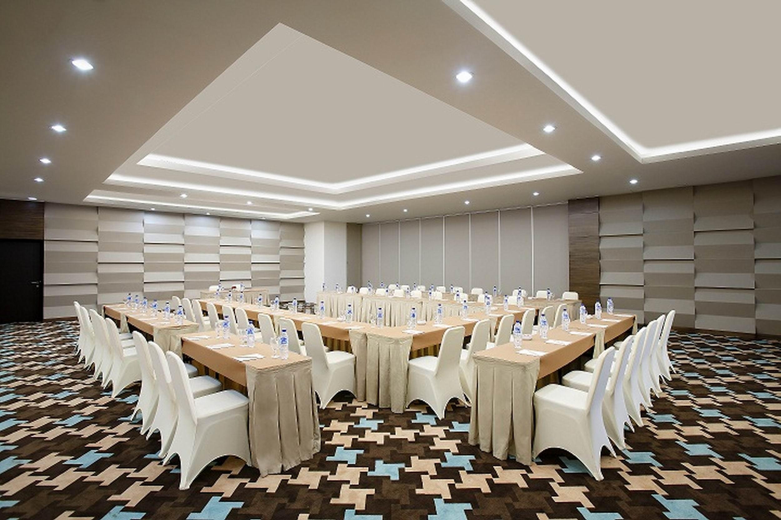 Hotel Santika Kelapa Gading Jakarta Exterior photo