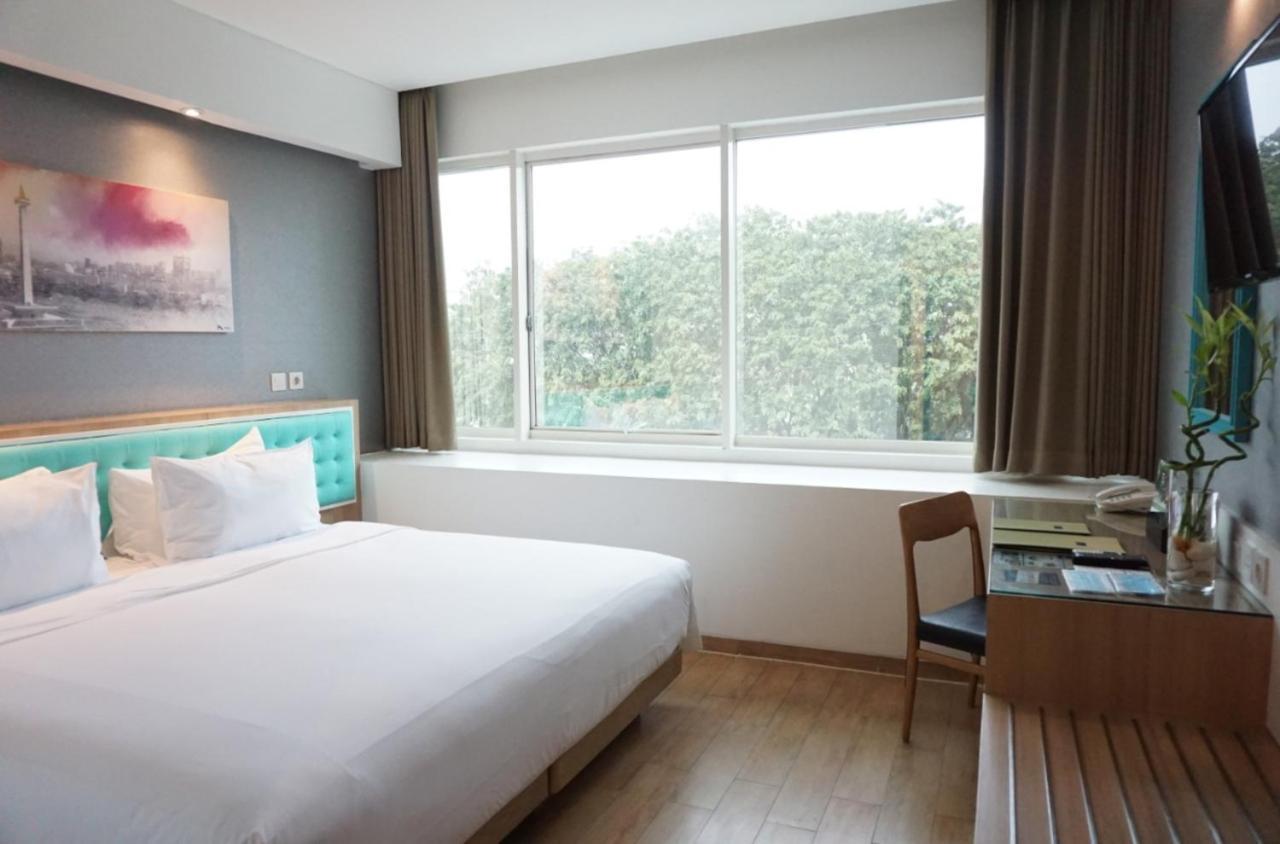 Hotel Santika Kelapa Gading Jakarta Exterior photo
