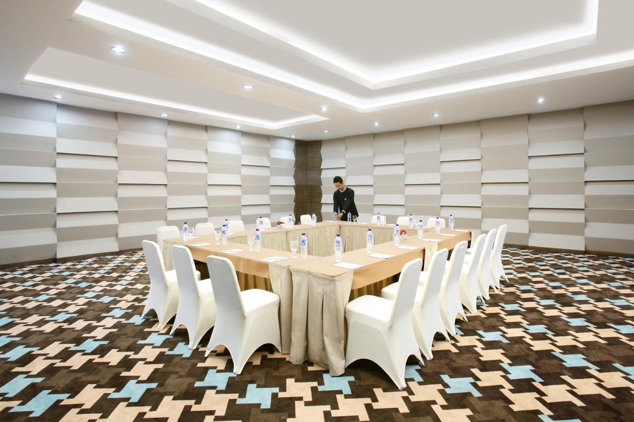 Hotel Santika Kelapa Gading Jakarta Exterior photo